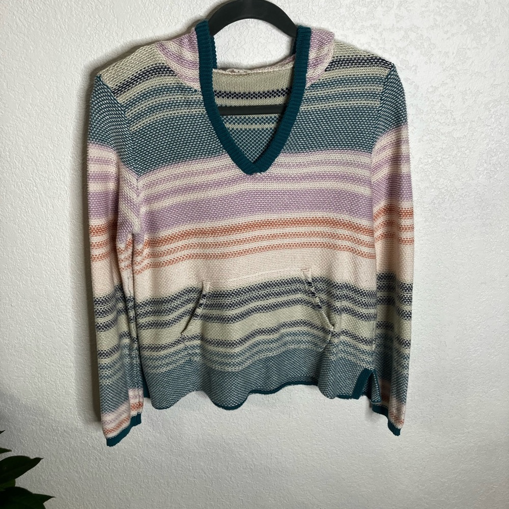 Hem & Thread Multicolor V-Neck Sweater